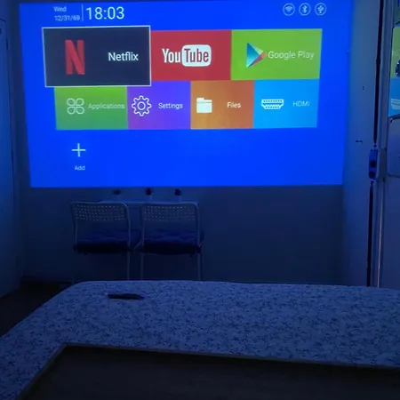 Cozy Projector Home, 6 Min To Metro Aubervilliers Exterior foto